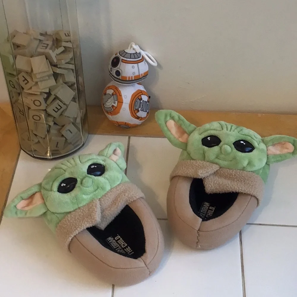 OCT HOST PICK Grogu-The Child Comfy Slippers